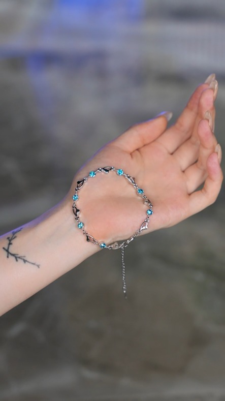 Trendy Blue Heart Shaped Necklace Bracelet  #bracelets #charmbracelets #couplebracelet #crystalbracelets #heartjewelry #necklaceset #couplesbracelets #cutebracelets #girlfriendbracelets #personalizedbracelet #heartshapednecklace