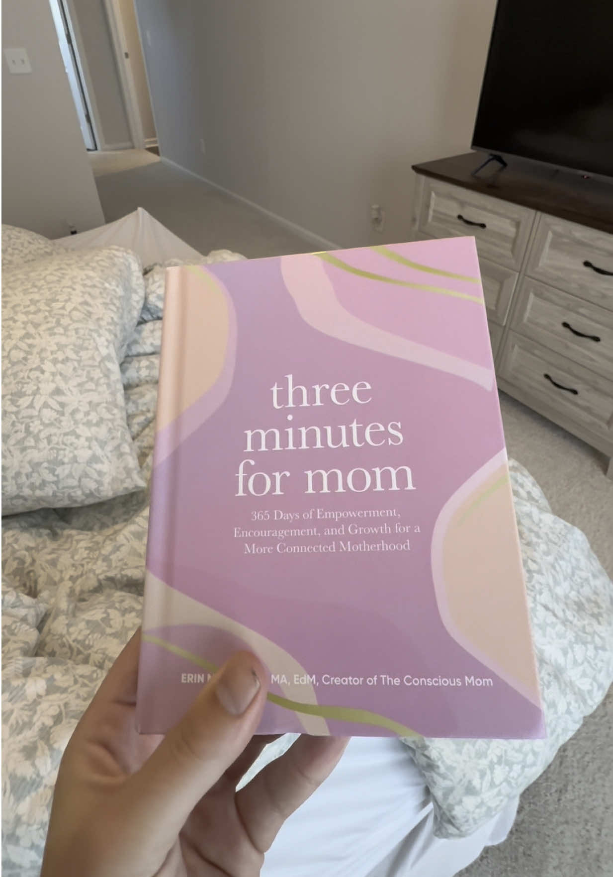I love this book! Daily affirmations as a mom are so important to me #moms #motherhood #marriage #parents #parenting 