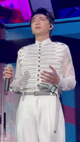 Hoàng tử nay đẹp mê hồn quáaa #SOOBINxATVNCGConcertDay7 #SOOBIN