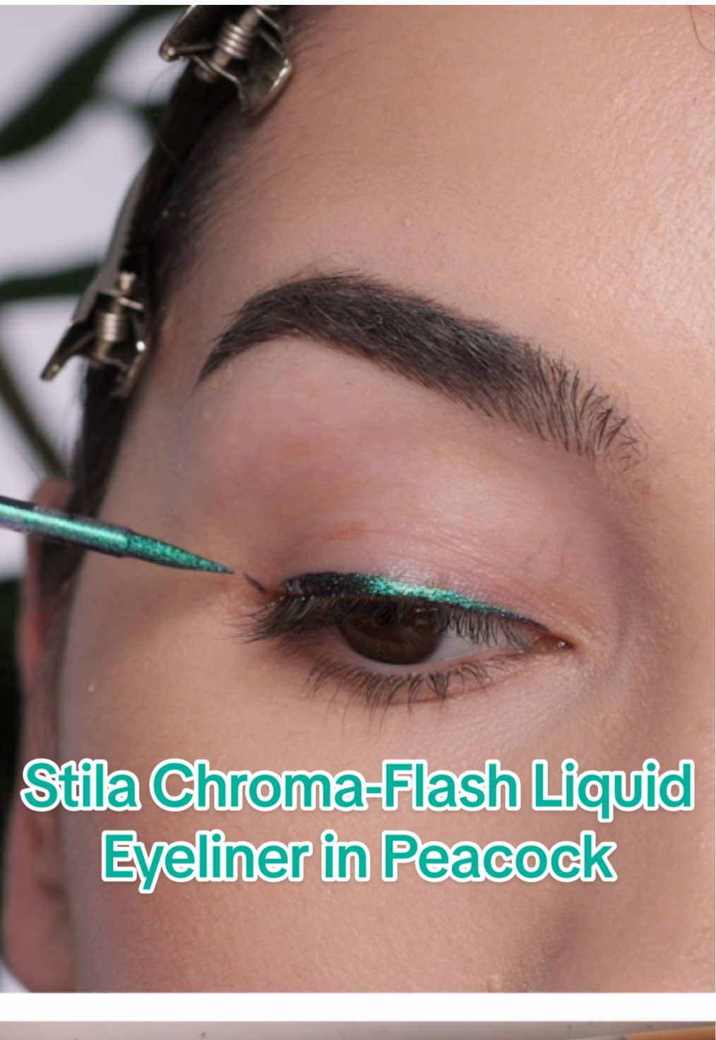 Fun pop of metallic eyeliner  l used the Stila Stay All Day Chroma-Flash Liquid Eyeliner in shade Peacock, i also used the stila gel eyeliner in shade damsel dark brown @Stila Cosmetics  *product gifted #Eyeliner #boldeyeliner #chromaflash #wingedeyeliner