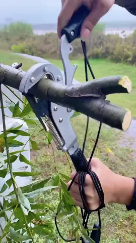 It's so useful. Do you want one?#Pruningmagictool#goodthing#newvideo#happy @COMEDOLL 