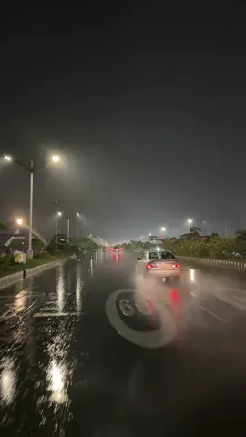 বৃষ্টিস্নাত  পূর্বাচল এক্সপ্রেসওয়ের এই দৃশ্য দেখলে মনে হবে দেশের বাহিরের কোন সড়ক। ##Purbachal##Dhaka#rainydays #nature #viral #foryoupage #foryou @Saiful Raju 