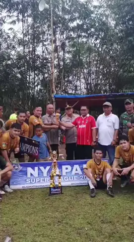 Penyerahan Piala LIga Nyapah Super League 2025