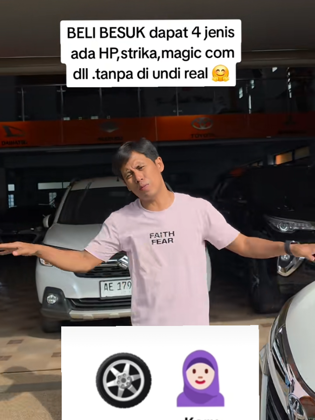 SEBALUM MENJAWAB, WAJIB FOLLOW DAN SHARE VIDEO INIVSEBANYAK 30X !!!  HADIAH ONLINE| semoga terwujud  Sejarah #fotografi   dimulai dengan penemuan dua prinsip penting yang pertama adalah kamera obscura memproyeksikan gambar yang kedua adalah penemuan bahwa beberapa zat terlihat berubah oleh paparan cahaya Tidak ada artefak atau deskripsi yang menunjukkan upaya untuk menangkap gambar dengan bahan sensitif cahaya sebelum abad ke18 Pemandangan dari jendela di Le Gras 1926 atau 1827 diyakini sebagai foto kamera paling awal yang masih ada 1 Penambahan reoriented asli kiri dan berwarna kanan Sekitar 1717 Johann Henry Schulze menggunakan bubur sensitif cahaya untuk menangkap gambar huruf cutout pada botol Namun ia tidak mengejar membuat hasil ini permanen Sekitar tahun 1800 Thomas Wedgwood membuat yang pertama didokumenkan secara andal meskipun upaya gagal dalam menangkap gambar kamera dalam bentuk permanen Eksperimennya memang menghasilkan fotogram terperinci tetapi Wedgwood dan pasangannya Humphry Davy tidak menemukan cara untuk memperbaiki gambargambar ini Pada 1826 Nicephore Niepce pertama kali berhasil memperbaiki gambar yang ditangkap dengan kamera tetapi diperlukan pencahayaan di kamera selama delapan jam atau bahkan beberapa hari dan hasil paling awal sangat kasar Rekan Niepce Louis Daguerre melanjutkan untuk mengembangkan proses daguerretipe yang pertama diumumkan secara publik dan proses fotografi yang layak secara komersial daguerretipe hanya membutuhkan beberapa menit pencahayaan di kamera dan menghasilkan hasil yang jelas dan terperinci Pada tanggal 2 Agustus 1839 Daguerre mendemonstrasikan rincian proses ke Kamar Teman di Paris Pada tanggal 19 Agustus rincian teknis dipublikasikan dalam pertemuan Akademi Ilmu Pengetahuan dan Akademi Seni Rupa di Istana Lembaga Untuk memberikan hak penemuankepada publik Daguerre dan Niepce diberikan anuitas yang murah hati seumur hidup 34 5 Ketika proses daguerretipe berbasis logam ditunjukkan secara resmi kepada publik pendekatan pesaing caltipe negatif berbasis kertas dan proce cetak garam #IslamicQuotes #islamicwisdom #bismillahfyp  #kcunkmotor 