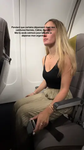 Bon par contre on avait les pires places de l’avion 🫠 #voyage 