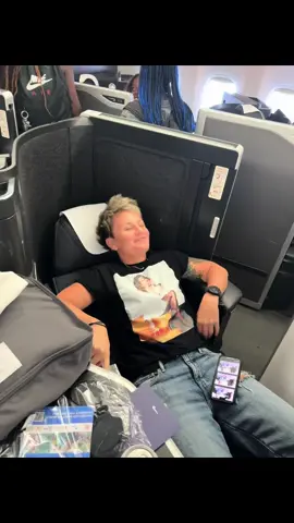 The most accurate sound ever created 🤣😂 Don’t let life overwhelm you just take flight and avoid your stress.  Portugal is hands done one of my fav spots I’ve been too. Especially as a member of the LGBTQ community. It’s got a little bit of everything. Big cities, small villages, beach and mountains. You name it, it’s there! And so many bookstores!  #lgbttravel #BookTok #lgbt #trending #europeansummer 