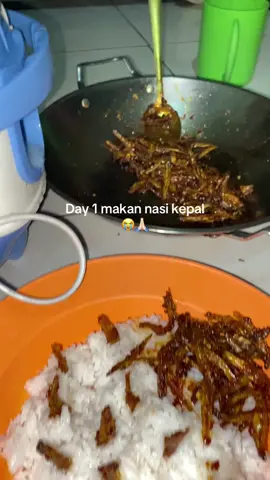 Nasi di kepallll kan #fyp #fyppppppppppppppppppppppp #lewatberanda #day1 #viral #lewatberanda #anakrantau #mahasiswajogja 