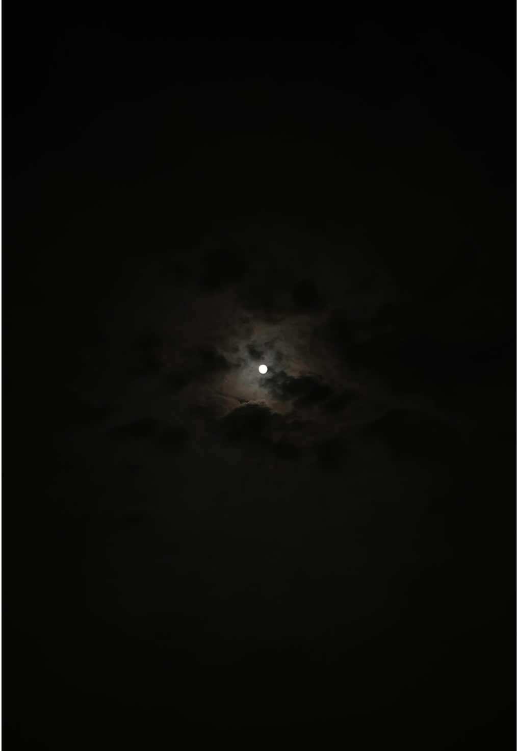 The moon is a silent companion in the dark sky. It doesn’t compete with the sun, yet it shines in its own time, teaching us that beauty and strength are not about brightness but about presence. Just like the moon, even in our darkest phases, we carry a light within us that no shadow can hide✨ #fypシ 
