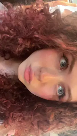Pink curls #wlw #curlyhair #fypシ゚ #pinkhair #altgirl 