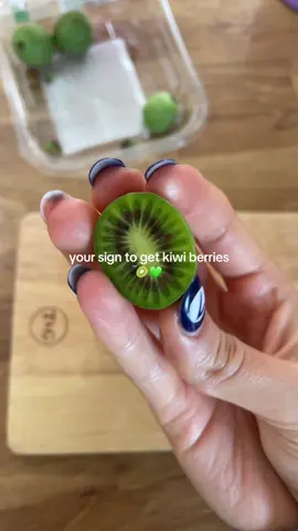 kiwi berries 🥝 #fyp #FoodTok #fruit #kiwiberry #yoursign 