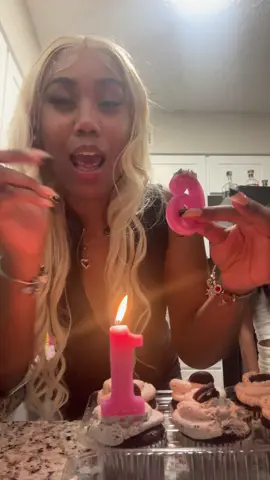 da queen is 19 🥹🥹🥹 