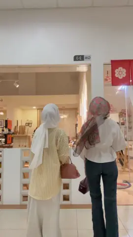 👯