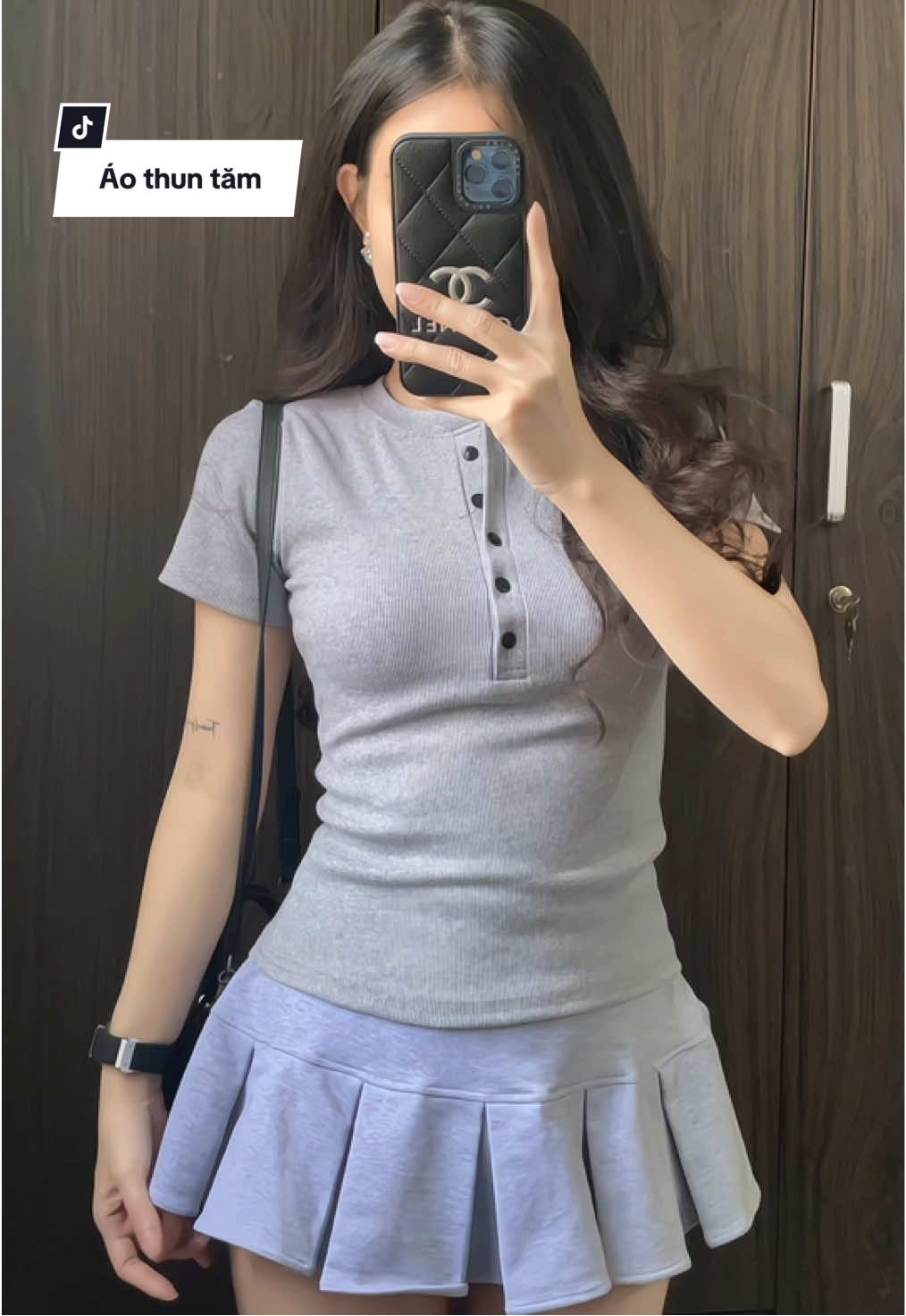 Yêu sự basic của chiếc áo này 🥰 #xuhuong #tiktok #viral#outfit #fyp 