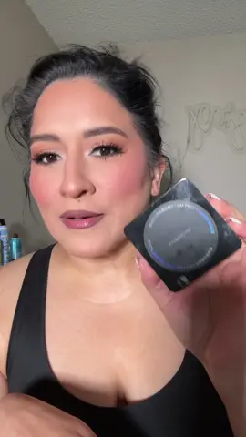 The finishing touch before setting spray… Carslan Black Magnet Soft Mist Powder. Blurs, smooths, and locks in that flawless finish every single time. 🖤✨ #FlawlessFinish #CarsonBeauty