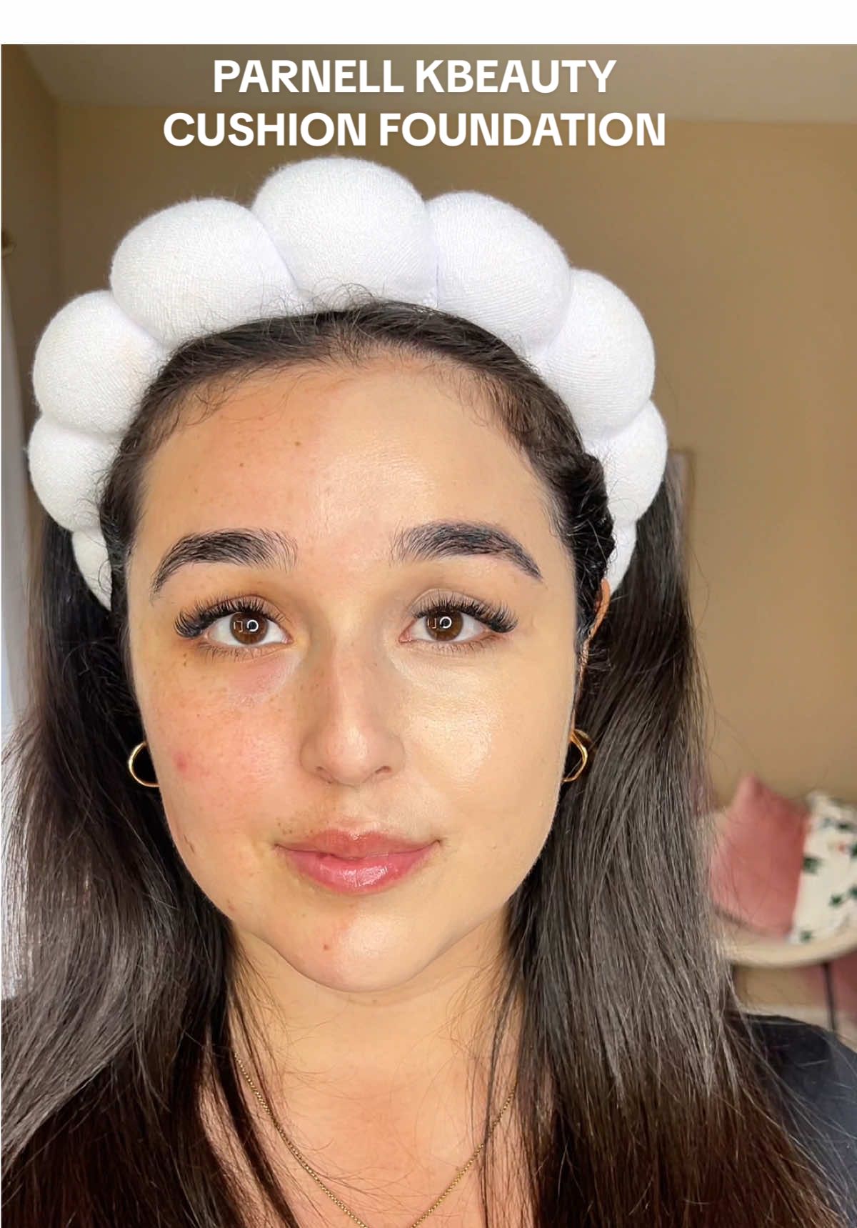 Unboxing @Parnell US kbeauty goodies. Been loving cushion foundations & this one is full of skincare 😍 just needs better shade match #parnell #kbeauty #cushionfoundation #beautyhaul #unboxing 