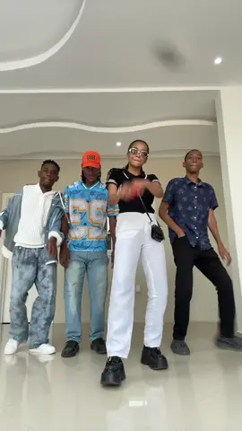 Hoje vai ter!😍🔥 @SaraCuca @Leonel Martins @MÁRIO ANDRADE ULO @Rafael Ferreira 