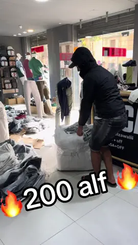 #الشعب_الصيني_ماله_حل😂😂 #frypgシ #foryoupage #تحطيم_الاسعار🔥🔥🏃‍♂️🏃🏼‍♀️ 