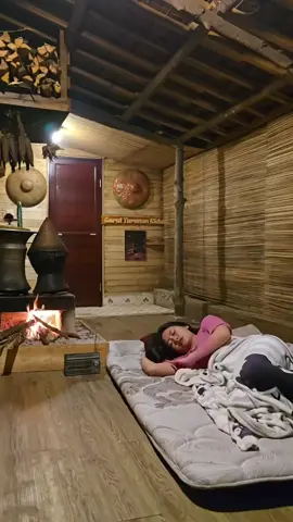 lagi enak tidur kebelet ke toilet 🥶😫 #monetisasi #pedesaan #pedesaangunung #fyp #rumahkuistanaku