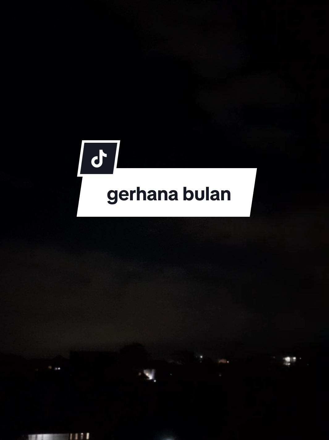 Gerhana bulan terjadi pada tgl 7 - 8 September 2025.  pengamatan gerhana, memperkirakan sebagai berikut. # fase gerhana sebagian dimulai pukul 00.26.44 wita # gerhana total mulai pukul 01.30.17 wita # puncak gerhana pukul 02.45.11 wita # gerhana total berakhir pukul 02.53.13 wita