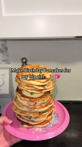 Birthday pancakes for my oldest 💖 today she turns 5!! 🥺✨ #birthdaygirl #birthdaypancakes #big5 #happybirthday #babygirl #fyp #felizcumpleaños #breakfast 