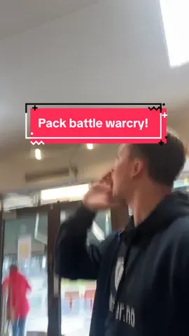 Pack battle! Hvem vinner? 🤺  #pokemon #cardcenter #pokemoncard #pokemontcg #tradingcards 