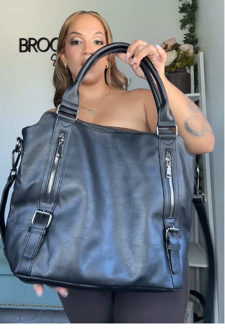 Buttery soft and beautifully structured. #cluci #purse #handbag #tiktokshopbacktoschool #tiktokshopcreatorpicks #tiktokshopfallsale 