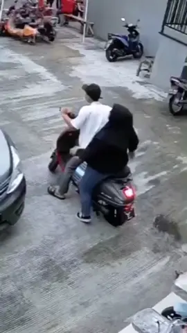 entah apa yang terjadi #🤣🤣🤣 #videolucu #ngakak #fypage 