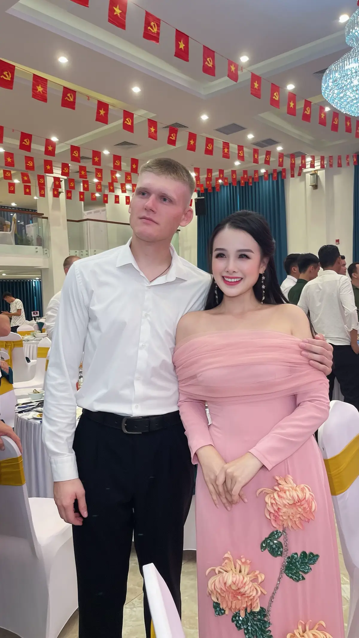 Hi vọng các bạn đã có những kỷ niệm thật tuyệt vời khi đến với đất nước và con người Việt Nam. Chào tạm biệt các đồng chí- mến chúc các chàng quân nhân của các nước sẽ luôn giữ mãi tinh thần, nhiệt huyết, ngon lửa cháy bỏng để luôn hoàn thành xuất sắc sứ mệnh mà tổ quốc trao cho. Thankyou #a80 #quandoinga🇷🇺 #quandoitrungquoc #quandoilao #quandoicampuchia 