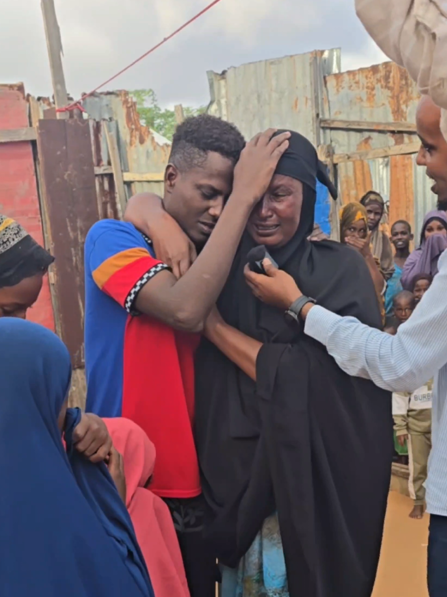 4 sano kadib hoyadiis ayuu laabta galiey markaan xabsiga kasoo deynay allah ayaa mahadleh, wll shere and repost #ABDALLASAMAFALE #ABDALLASAMAFALE #farxadakadiska #HelpOthers #somalitiktok 