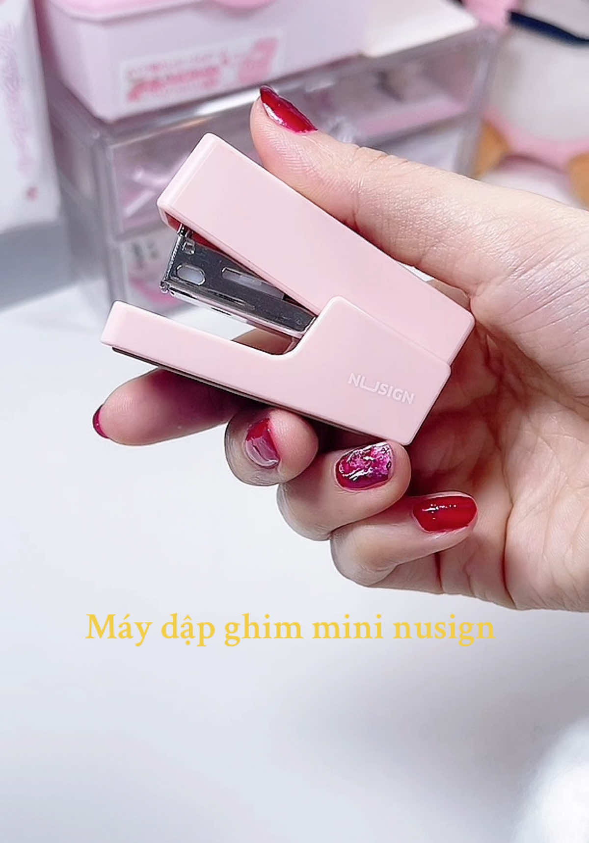 Máy dập ghim mini Nusign nhiều màu xinh xỉu nè #xuhuong #foryou #trending #fyp #dungcuhoctap #maydapghim #dodunghoctap 