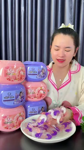 Công nhận viên giặt quần áo của nhà top gia này thơm thiệt Ý ##ngoctuyen##review##viengiat##viengiatxa##viengiatquanao 