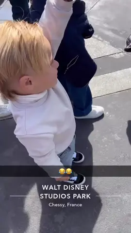 Avec ünder il faut s’attendre à tous et à tous moment 😭😂😮‍💨#disneyland 