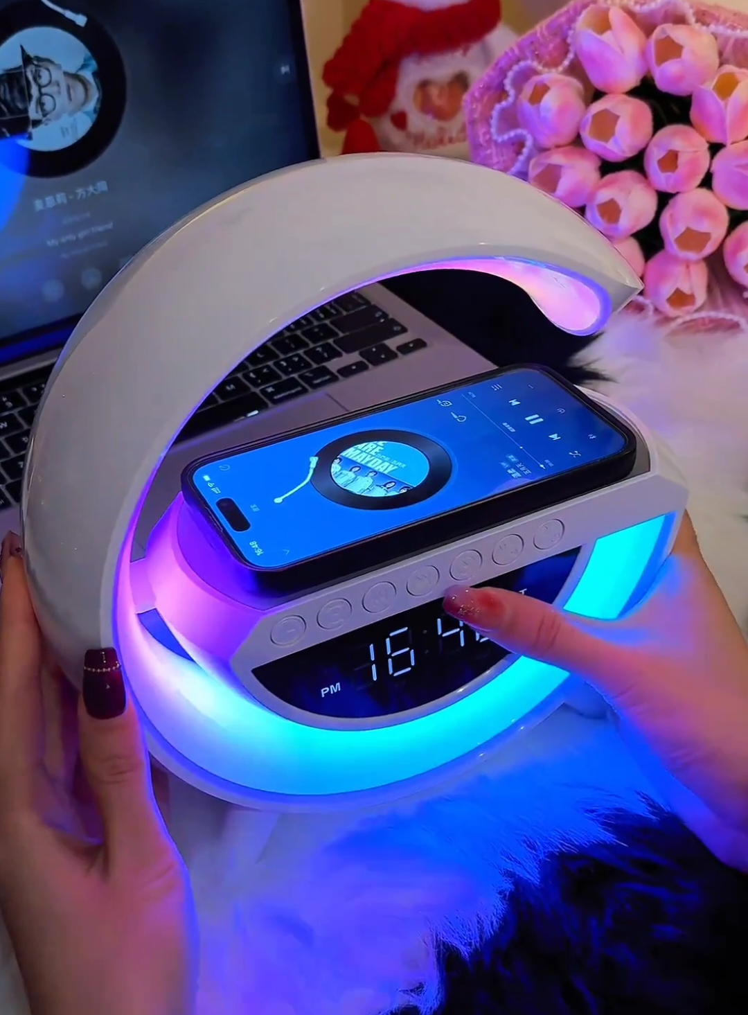 Caixa de som e carregador luminária RGB  #caixadesom #luminaria #carregadorportatil #tiktokshop 