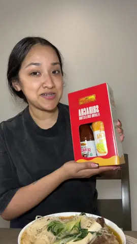 They are so delicious!😋🤍 #Squeezemaxflavor #leekumkee #leekumkeesriracha @leekumkee.usa 