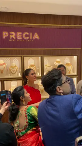 #tabraizaurah #foryoupage❤️❤️ #foryou #Bollywood star Kareena Kapoor Khan visits Southall, West London, to promote diamonds and jewellery store and to meet fans 
