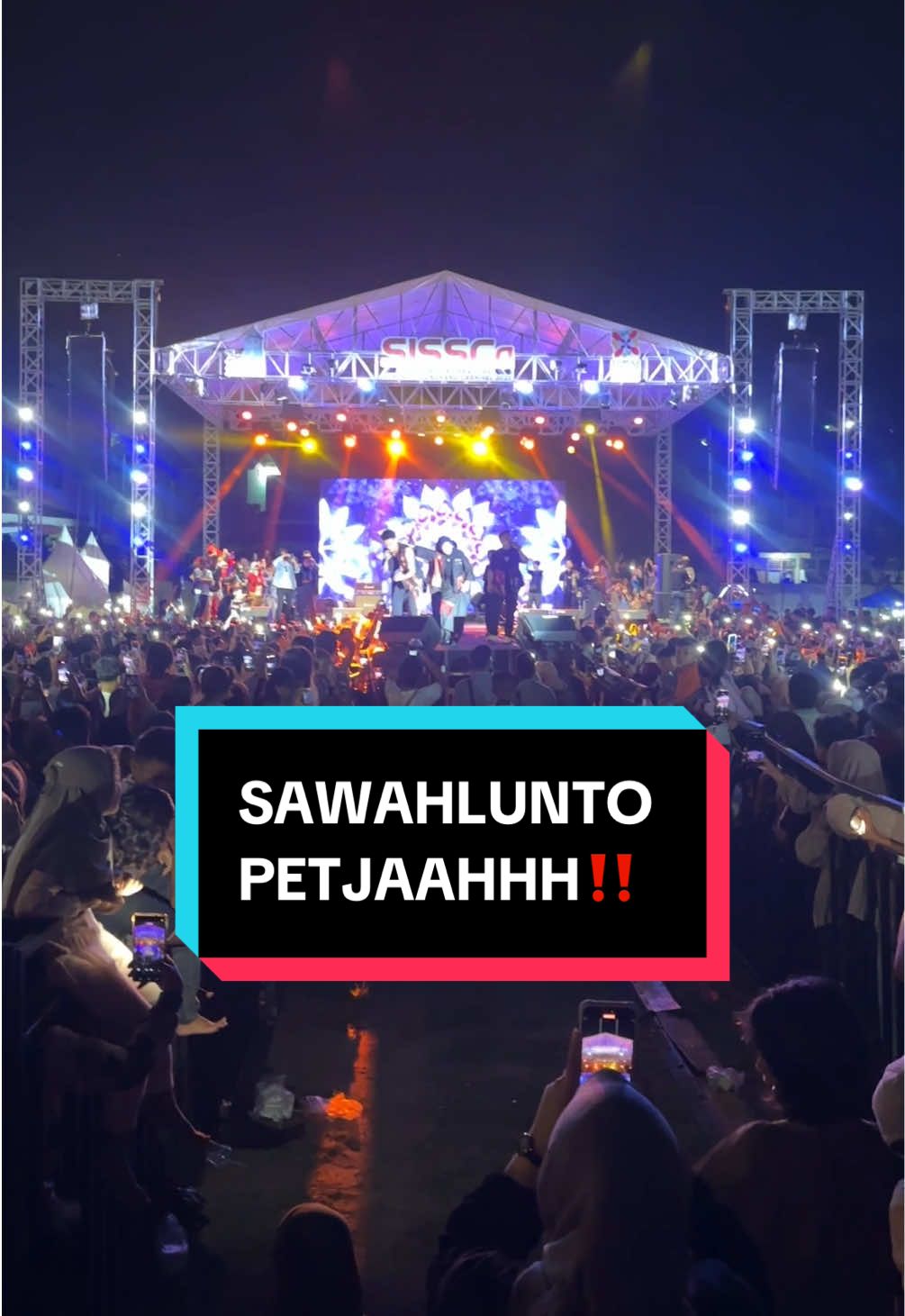 Penutupan SISSCa 2025 Kota Sawahlunto, PETJAAHHH‼️ Diva Aurelle ft. Chesylino - Tabola bale.  Terimakasih kepada seluruh masyarakat dan pihak” yang sudah ikut mensukseskan event SISSCa tahun 2025. Sampai jumpa lagi di event besar lainnya 🔥 #erabaru #sawahluntomaju #sissca2025 #sawahlunto #fyp 