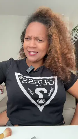 J’vous jure j’aime trop ma petite brioche depuis que j’ai fait ce piercing. Ça m’a trop aider à aimer mon ventre 🥹🥹 #humour #fyp #pourtoi #974🇷🇪🇷🇪 #piercing 