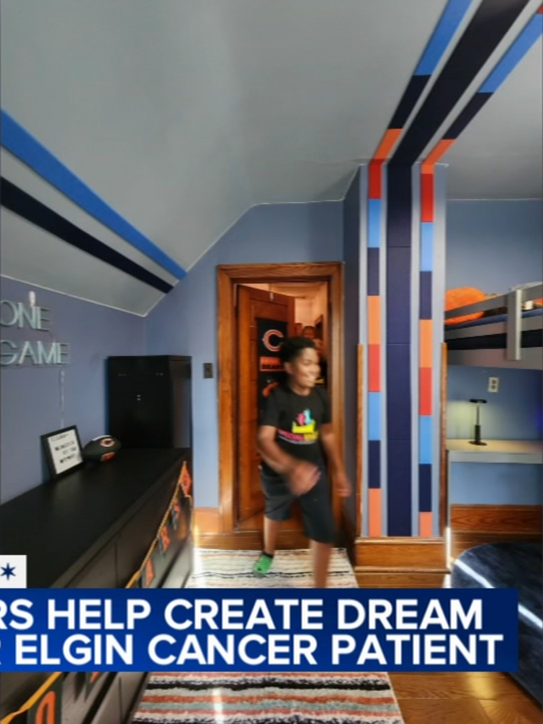 A young cancer patient in Elgin now has the bedroom of his dreams, with some help from the Chicago Bears. The team worked with 