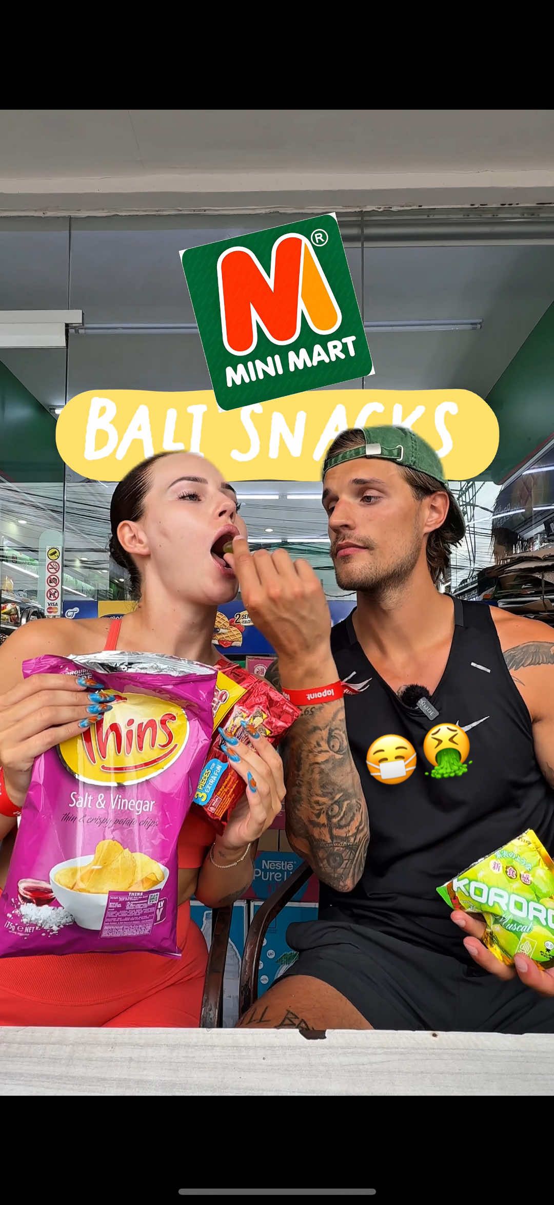 Vi testar snacks från Mini Mart på Bali 📍En chipspåse för nästan 50kr?! 😳😳 chokladmjöl som smakar sprit?? 🤮 #bali #testarsnacks #minimart #bali #tastetest 