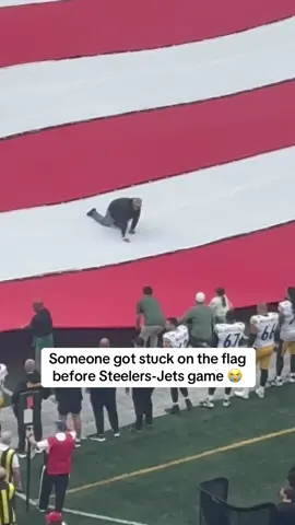 HOW DID THIS HAPPEN?! 😂 (via MikeGarafolo/X) #nfl #football #steelers #jets #americanflag 