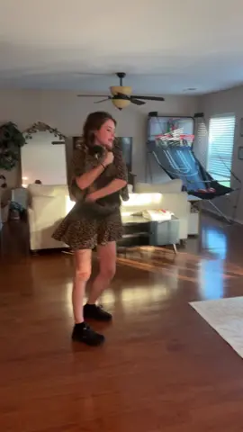 The cutest dancer 😍