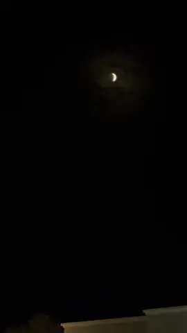 🔴🔴🔴 - الان :  ‏بدء الخسوف الكلي للقمر المشاهد في أجواء جازان  حيث دخل القمر في مرحلة شبه الظل في حدث فلكي نادر يعرف بـ القمر الدموي. ‏🔴 شاركنا تصويرك 📷🔴 ‏⁧‫#خسوف_القمر‬⁩  ‏⁧‫#خسوف_القمر_الدموي‬⁩ ‏⁧‫#جازان_الان‬⁩