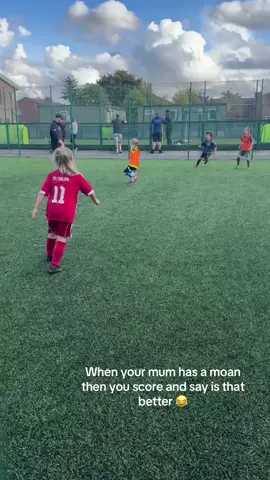 😂🤫 #girlballer #futurelioness #football #fyp #foryoupage 