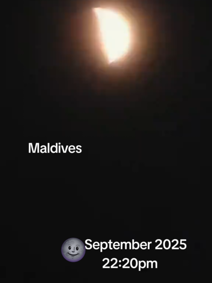 The moon. Maldives tonight. 🌚🌙🌛❤️#tiktok #foryou #fyp #trendingvideo #creatorsearchinsights @creator search insights @Tiktok followers @Noo sis 💙 @n33chay 