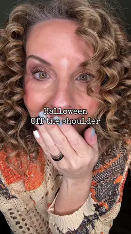 I can’t get over how adorable this is!! Tbh it could have gone either way. I’m just obsessed with it. #halloween #fallfashion #spoikyseason #sweater #halloweenstyle 