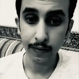 أشجاك نَوْحُ حمائمِ السِّدرِ   فأهَجَنَّ منكَ بلابلَ الصدرِ   أم عَزَّ نومُكَ ذكرُ غانيةٍ   أهدَت إليكَ وساوسَ الفكرِ   يا ليلةً طالتْ على دنفٍ   يشكو الغرامَ وقلةَ الصبرِ   أسلِمتُ مَنْ تَهوى لحرِّ جَوىً   متوقدٍ كتوقدِ الجمرِ   فالبدرُ يشهدُ أنني كَلِفٌ   مُغرَمٌ بحبِّ شبيهةِ البدرِ   ما كنتُ أحسبُني أهيمُ بحبِّها   حتى بليتُ وكنتُ لا أدري  #pov #pyf #pyfツ #نايف_حمدان #شعر_جميل 