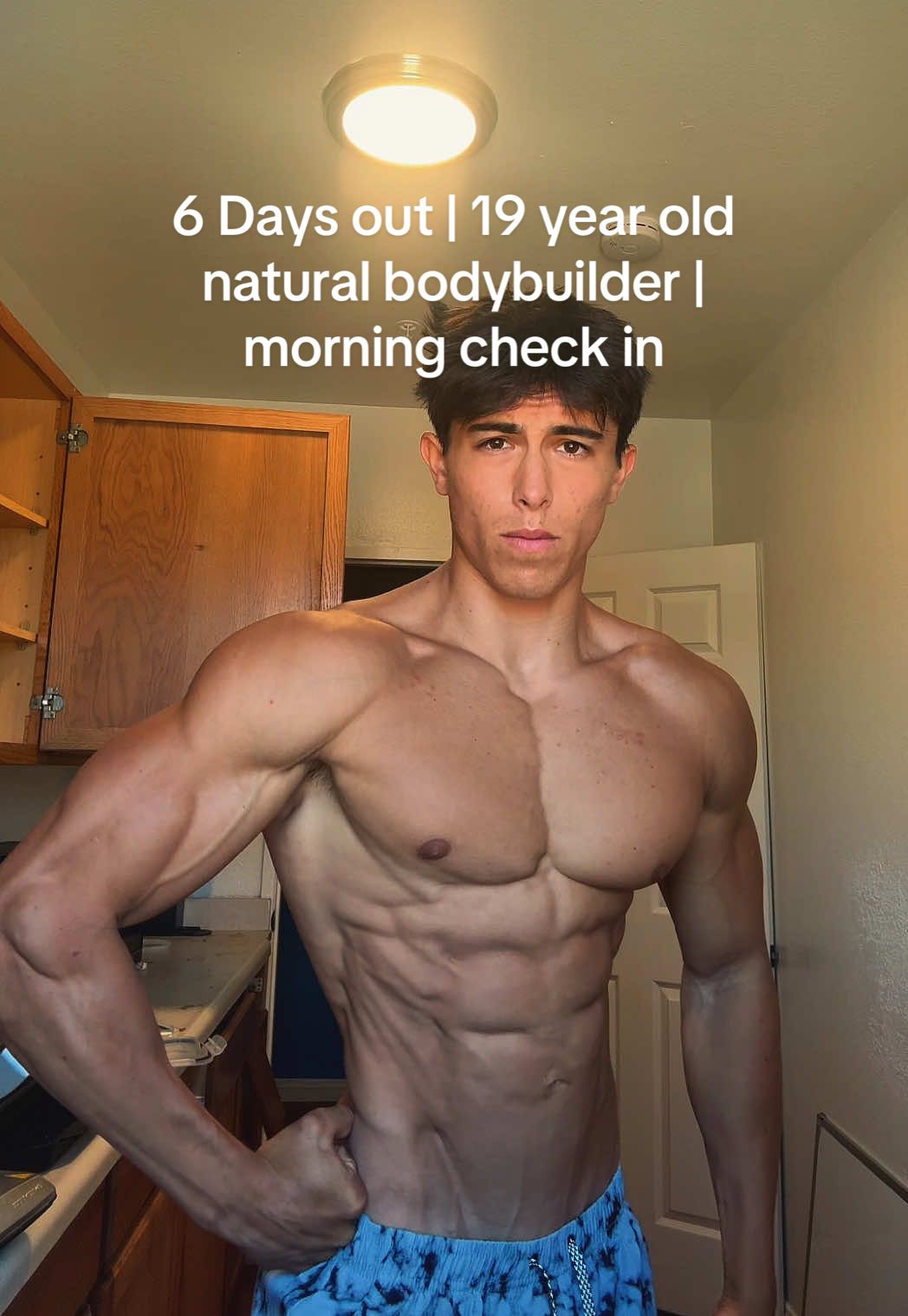 I can taste the crumbl cookie. #GymTok #fyp #motivation #bodybuilding #prep 