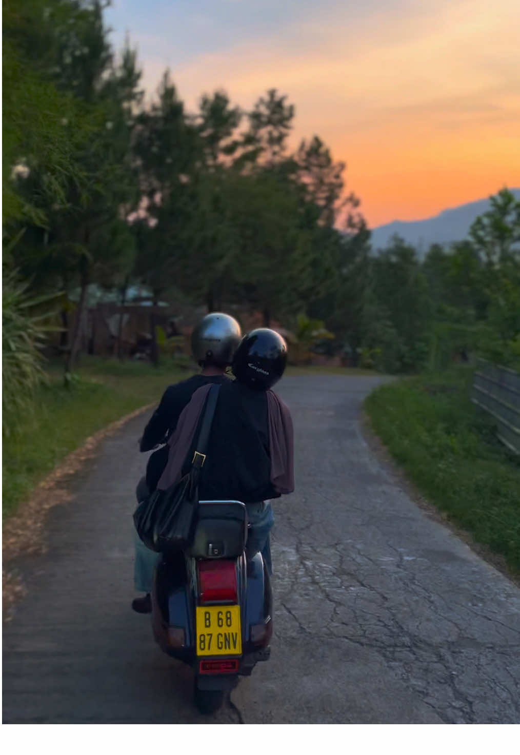 #vespaklasik  #vespabucin  #fyp  #vespaexclusive2  #sunset 