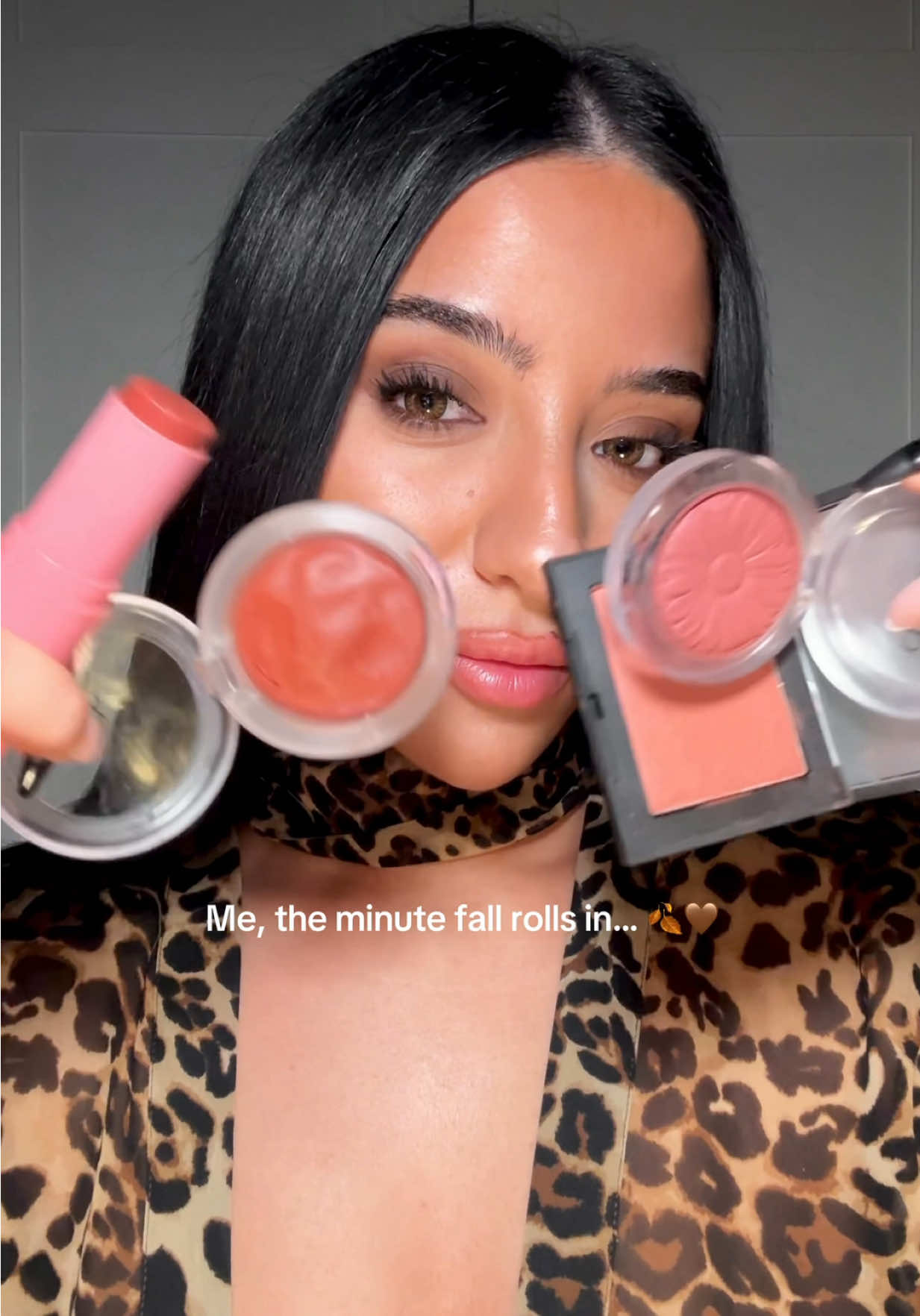 Wanted to start fall with my fav toasted cheek lip combo 🙂‍↔️🤎 Pat Mcgrath Divine Cream Blush in “sunkissed seduction”, Clinique Black Honey Pop Blush, MAC Macximal Lipstick in “Crème In Your Coffee” #fallmakeup #toastymakeup #blush 