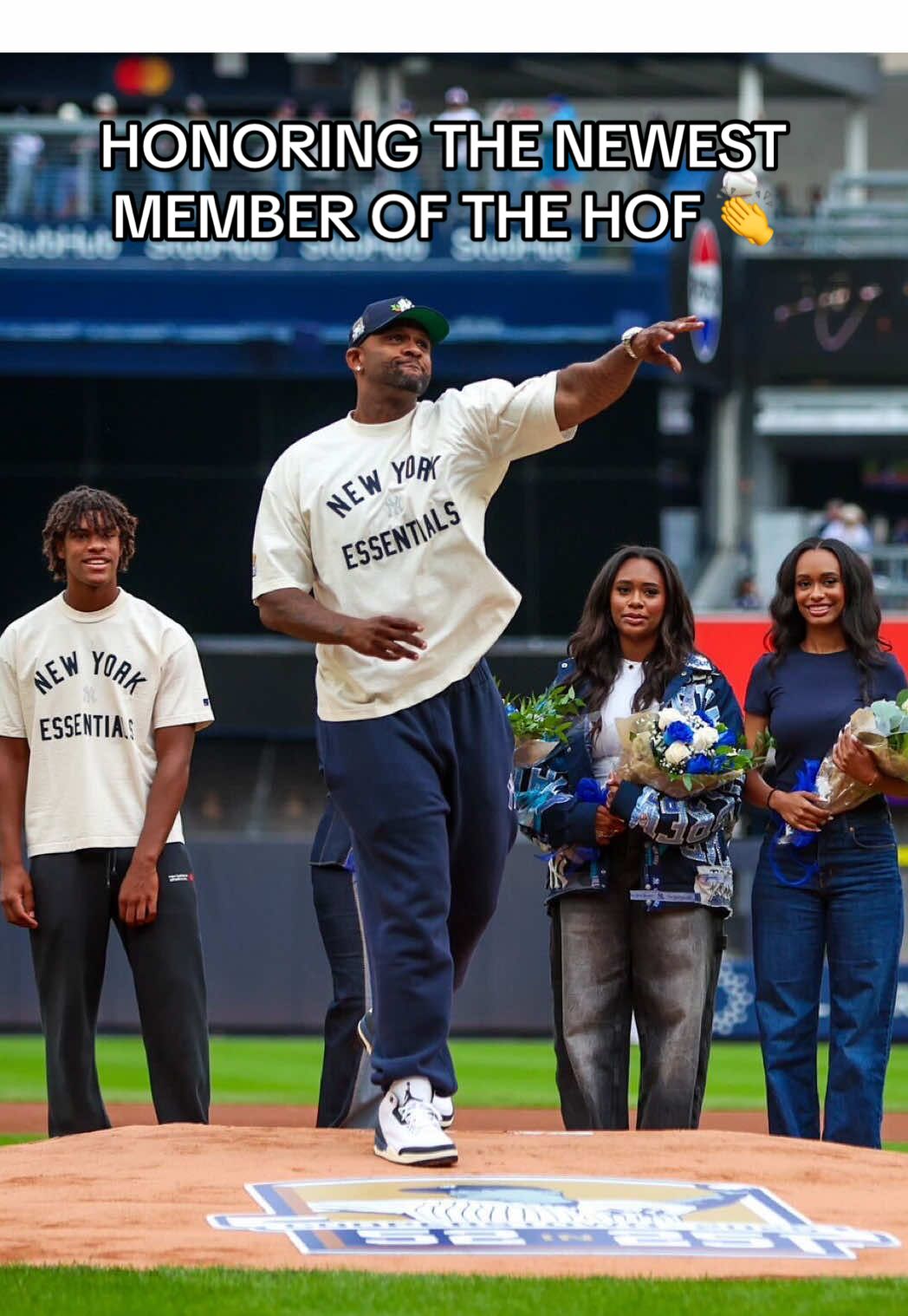 Thank you to Hall of Famer & Yankees Legend @CC__Sabathia for throwing out today’s ceremonial first pitch 💙 #legaCCy #yankees #MLB #halloffame #ccsabathia  